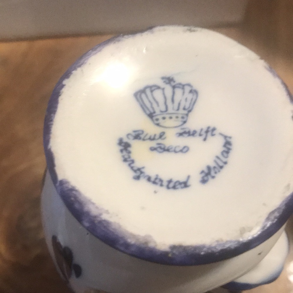 Vintage. Like new Blue Delft Deco. Porcelian vase with kissin children    Hand - Picture 7 of 9